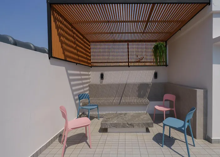 Cozy Spacious 4br Villa, 12pax, 200m Bts Phrakhanong, 10min Thonglo, Fast 500mbps Wifi Holiday home