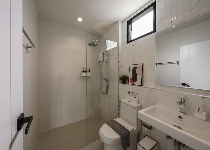 Holiday home Cozy Spacious 4br Villa, 12pax, 200m Bts Phrakhanong, 10min Thonglo, Fast 500mbps Wifi Bangkok