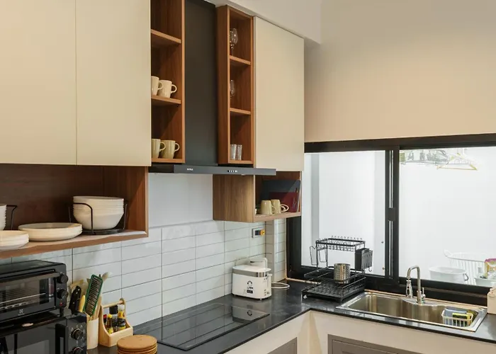 Cozy Spacious 4br Villa, 12pax, 200m Bts Phrakhanong, 10min Thonglo, Fast 500mbps Wifi Bangkok